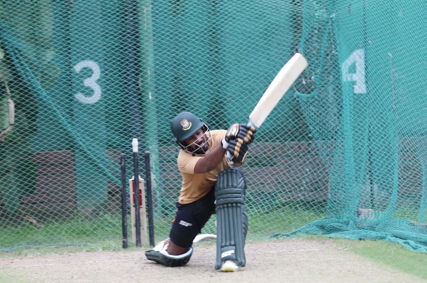 Afif Hossain & Anamul Haque warming up at Bangladesh Tigers Camp.