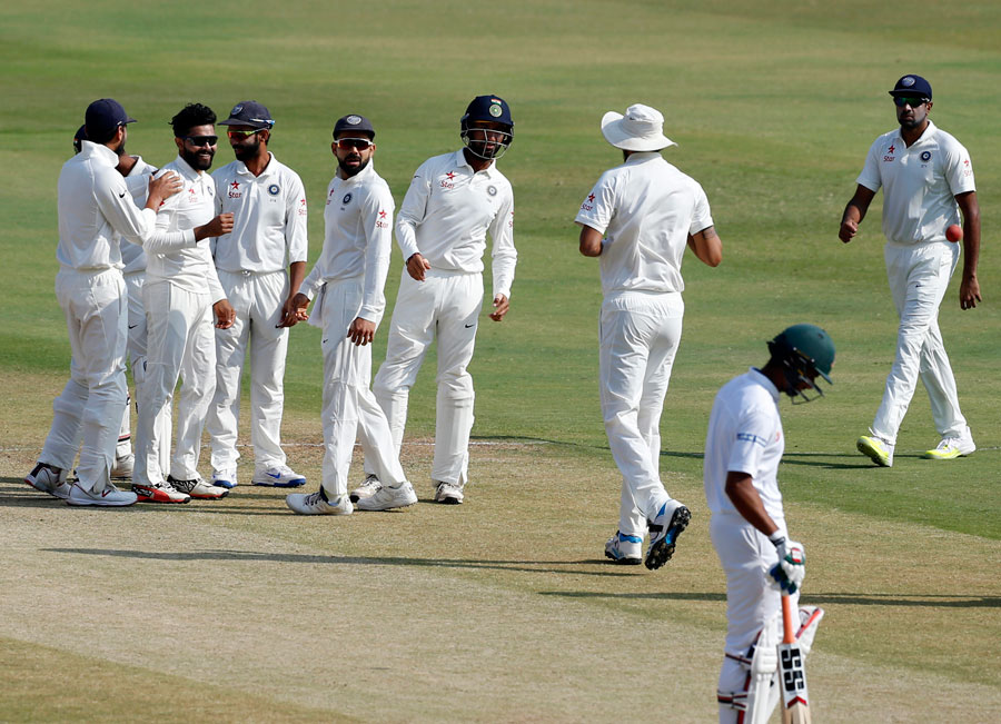 Tail resists but Bangladesh succumb to defeat