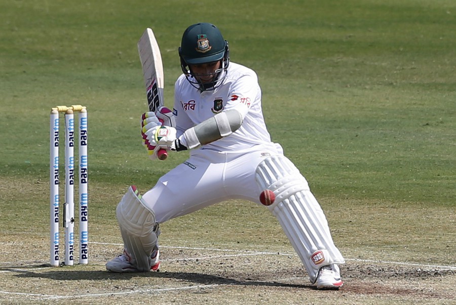 Mushfiq carries Bangladesh's hope after Shakib's fall
