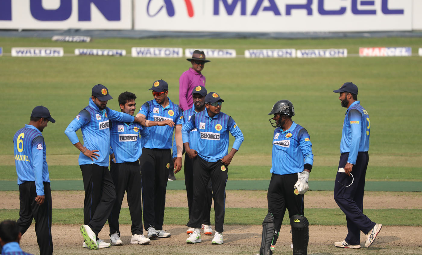 Saifuddin stars for Abahani in Super League of DPDCL