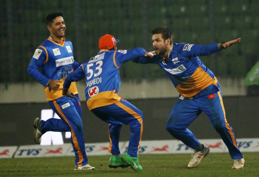 Amir, Shanto power Khulna to the Final