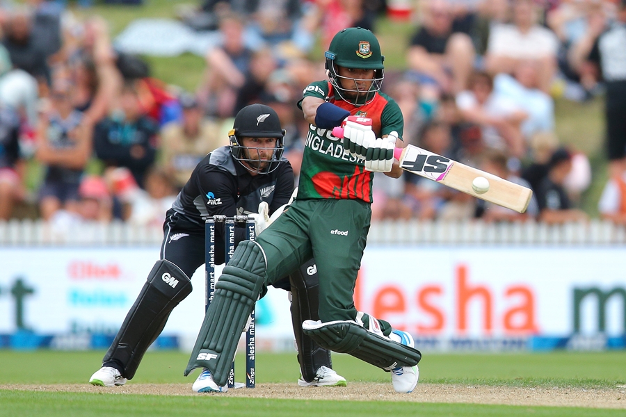 Bangladesh lose second T20I despite Soumya heroics